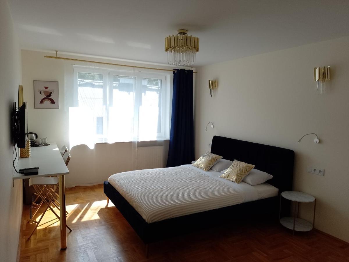 Alexa D'Oro Rooms คราคูฟ ภายนอก รูปภาพ